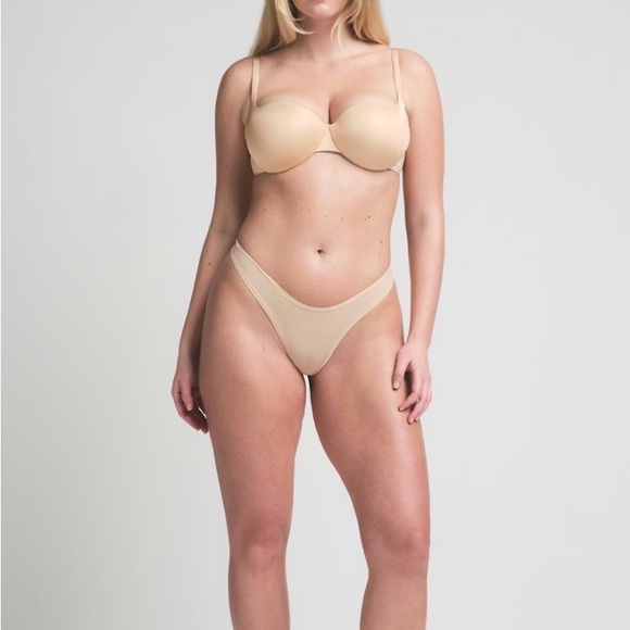 Skims balconette push up bra size 38 C - Picture 9 of 9